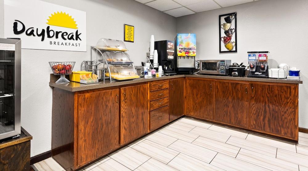 Days Inn By Wyndham Goodlettsville Nashville Екстериор снимка